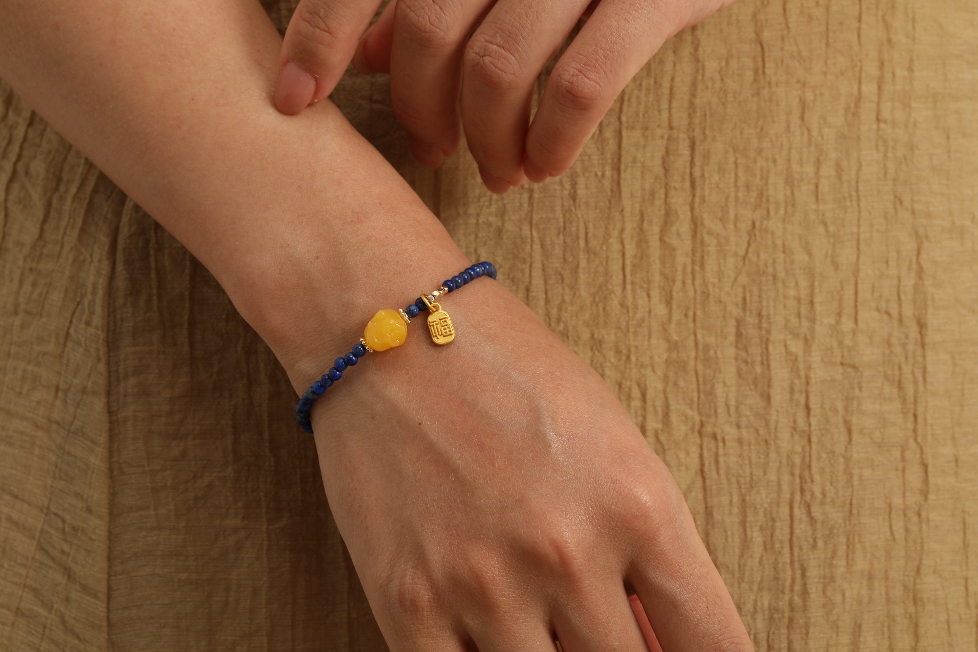 Braccialetti della fortuna in lapislazzuli Mimi Golden Cup