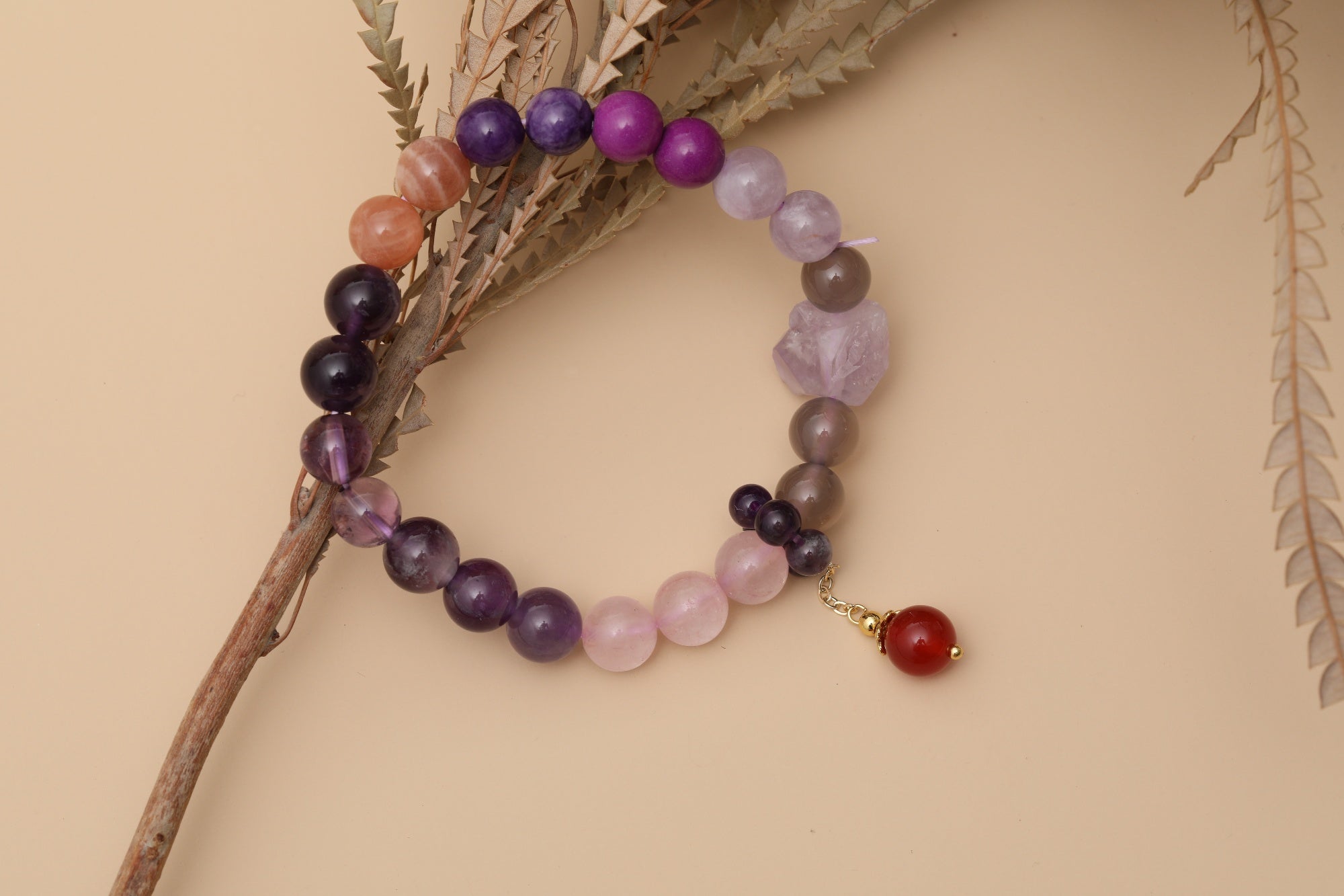Braccialetti di cristallo Ziyuan L'energia cristallina rosso-viola, pulita e trasparente, è molto alta