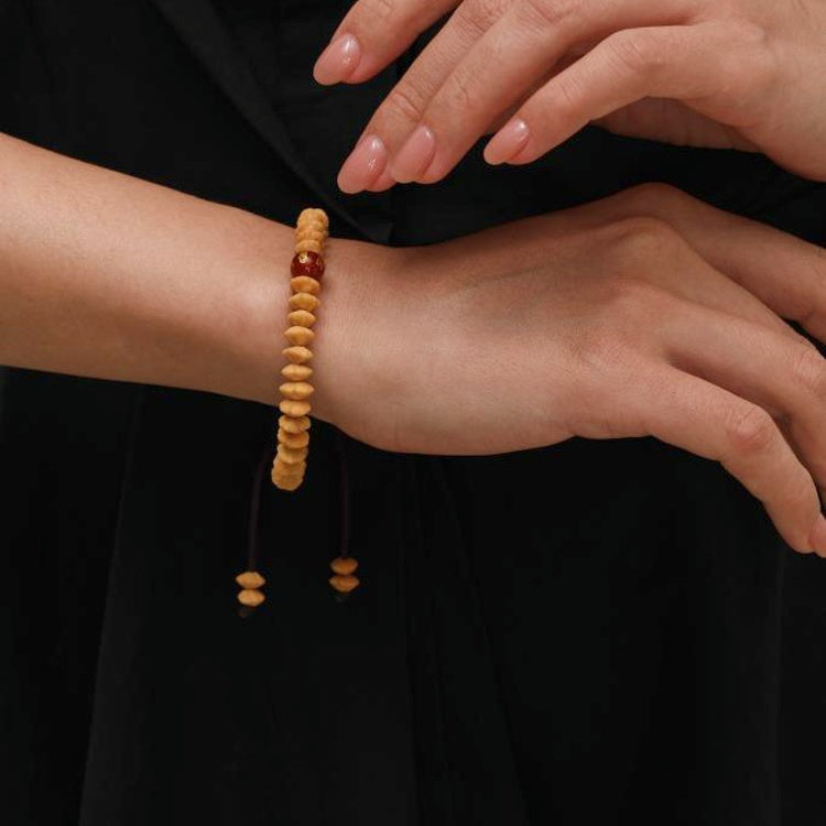 Bracciale Bodhi in foglia d'oro JIN Yi abbinato ad agata rossa portafortuna