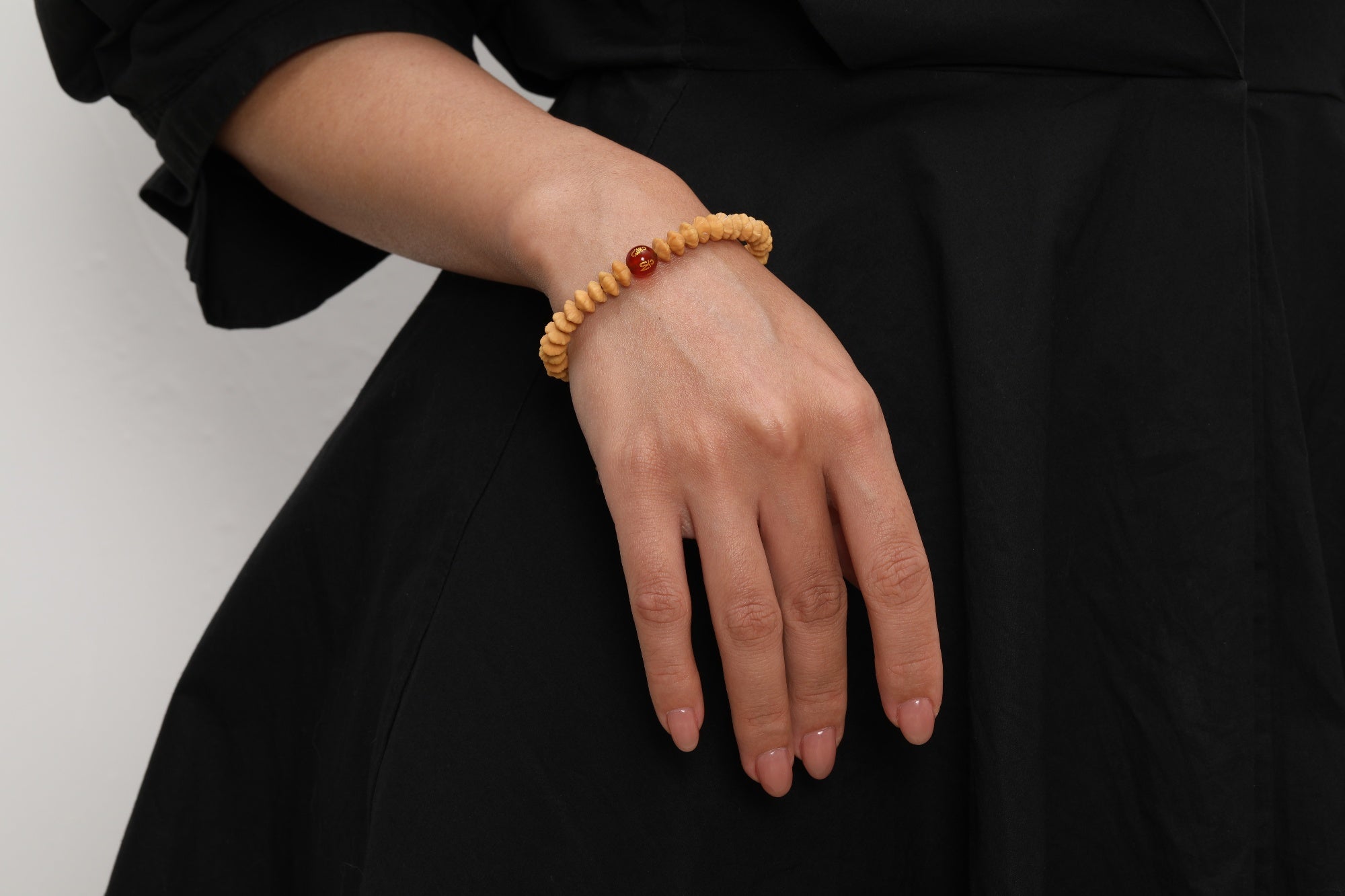 Bracciale Bodhi in foglia d'oro JIN Yi abbinato ad agata rossa portafortuna