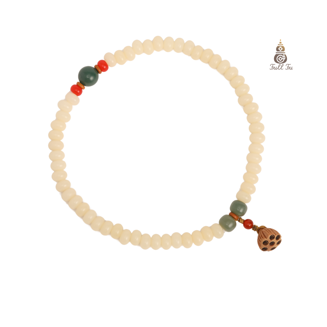 I braccialetti Golden Moon Bodhi Root aggiungono un tocco di saggezza zen alla tranquillità.